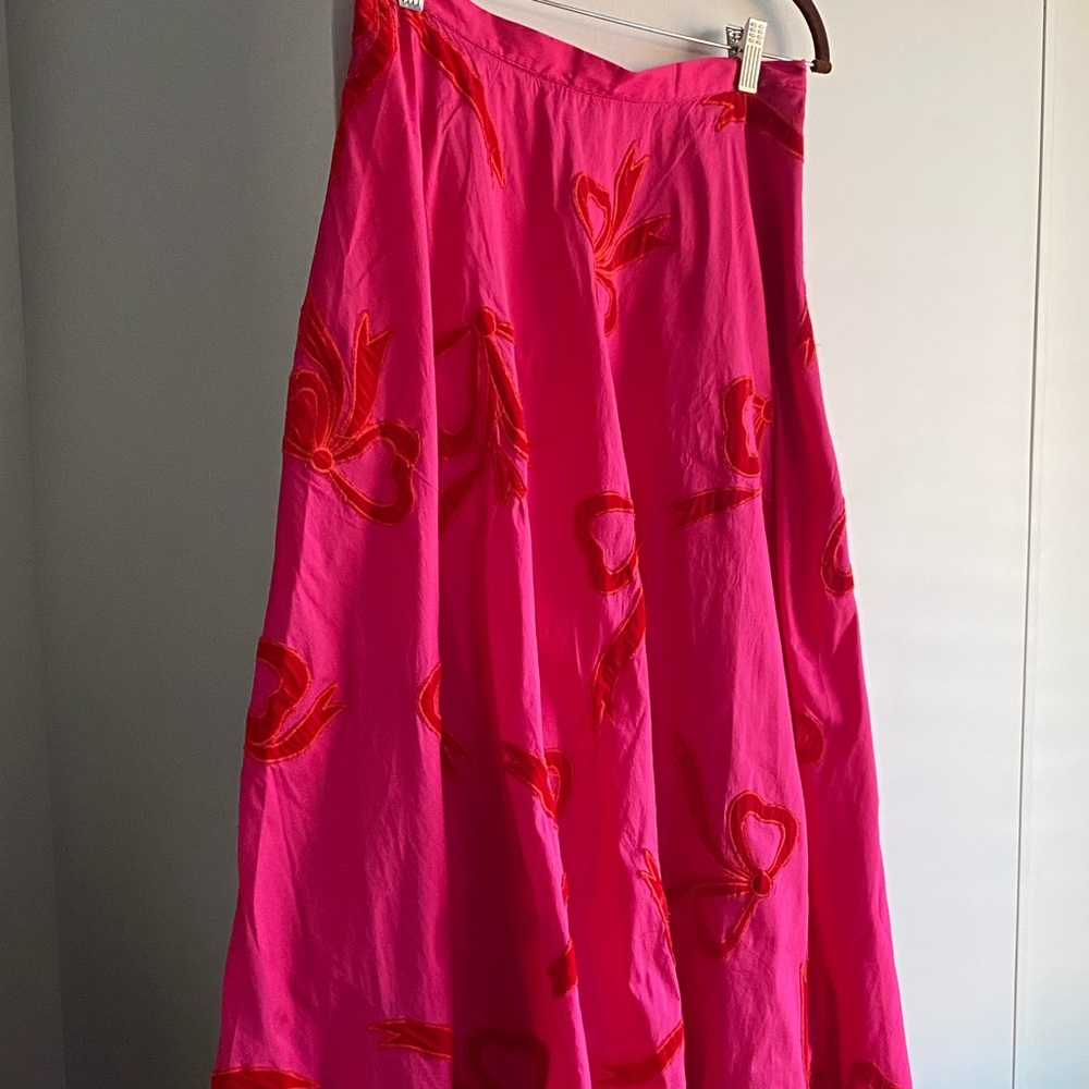 BNWT!! Rare and Stunning find! Taffeta midi skirt by Maeve.